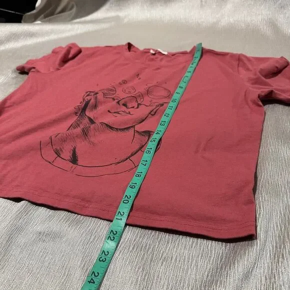 Blush colored day dreamer graphic tee with space design size Large - Picture 4 of 5